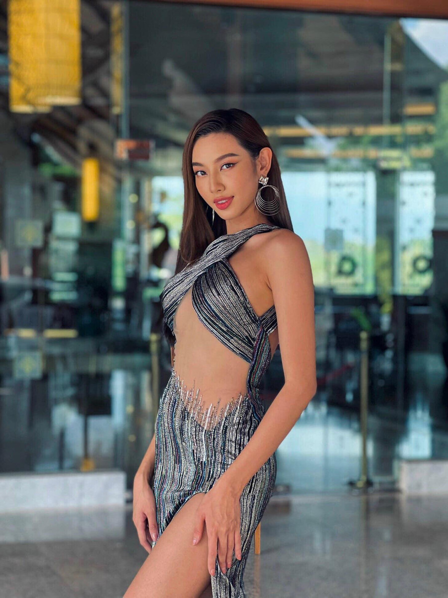 Sở hữu vóc dáng đáng mơ ước cùng vòng eo săn chắc không mỡ thừa, Thùy Tiên thường xuyên diện váy khoe eo. Sở hữu vóc dáng đáng mơ ước cùng vòng eo săn chắc không mỡ thừa, Thùy Tiên thường xuyên diện váy khoe eo.