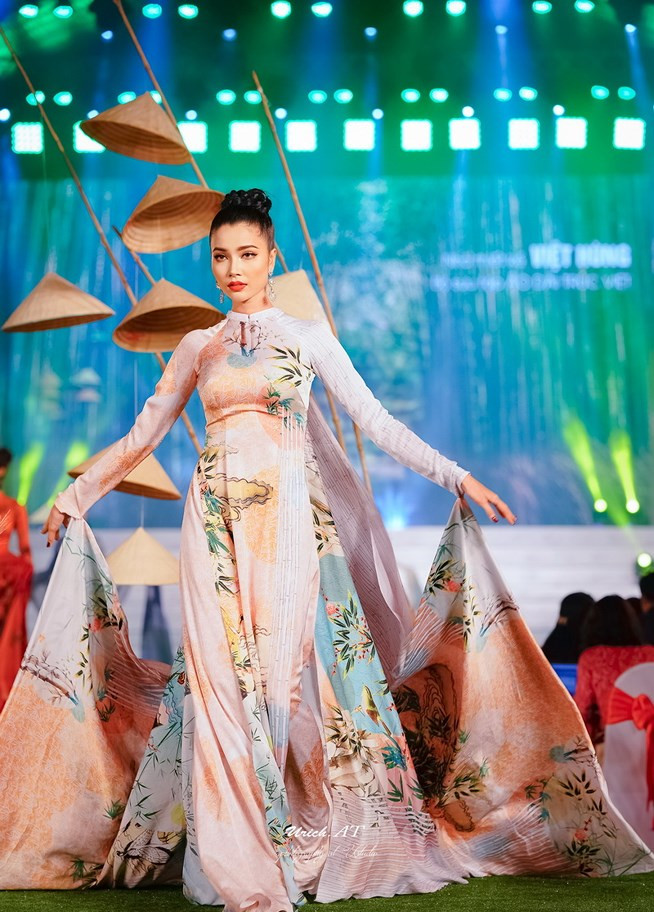 Trình diễn áo dài tại Lễ hội Áo dài TPHCM 2018