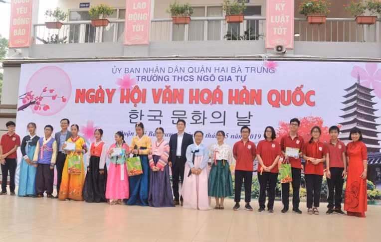 Sôi nổi Ngày hội văn hóa Hàn Quốc tại Trường THCS Ngô Gia Tự.