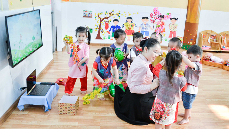 Thân thiện với học sinh trong lớp học Thân thiện với học sinh trong lớp học