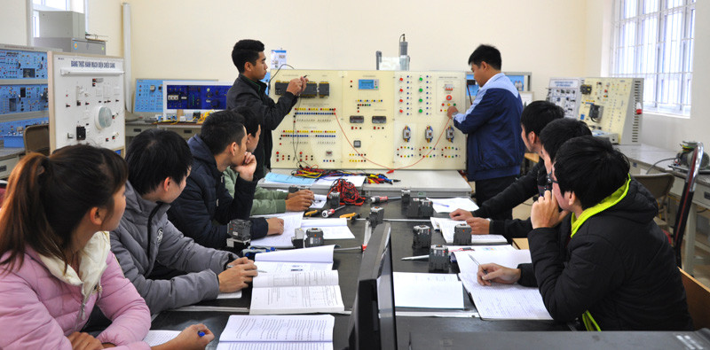 Sinh viên là đối tượng hưởng lợi nhiều nhất từ hoạt động liên kết của các trường ĐH Sinh viên là đối tượng hưởng lợi nhiều nhất từ hoạt động liên kết của các trường ĐH