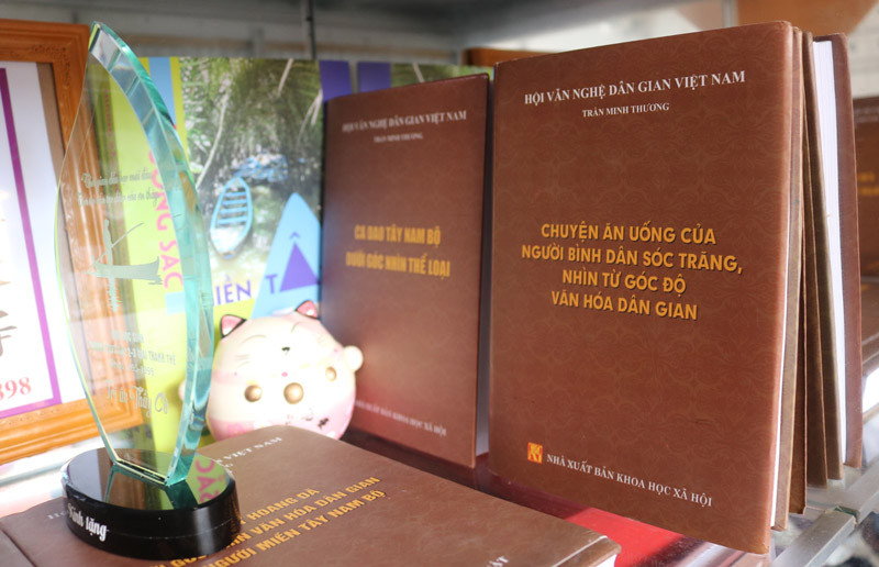 Một số công trình nghiên cứu của thầy Thương đã in thành sách Một số công trình nghiên cứu của thầy Thương đã in thành sách