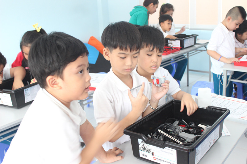 Nỗ lực đưa giáo dục STEM vào nhà trường tại các địa phương