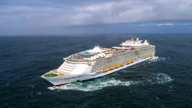 Sau 36 tháng xây dựng tại xưởng đóng tàu STX ở Saint-Nazaire, Pháp, siêu tàu du lịch biển của công ty Royal Caribbean sẽ ra khơi với nhiều kỷ lục về thiết kế