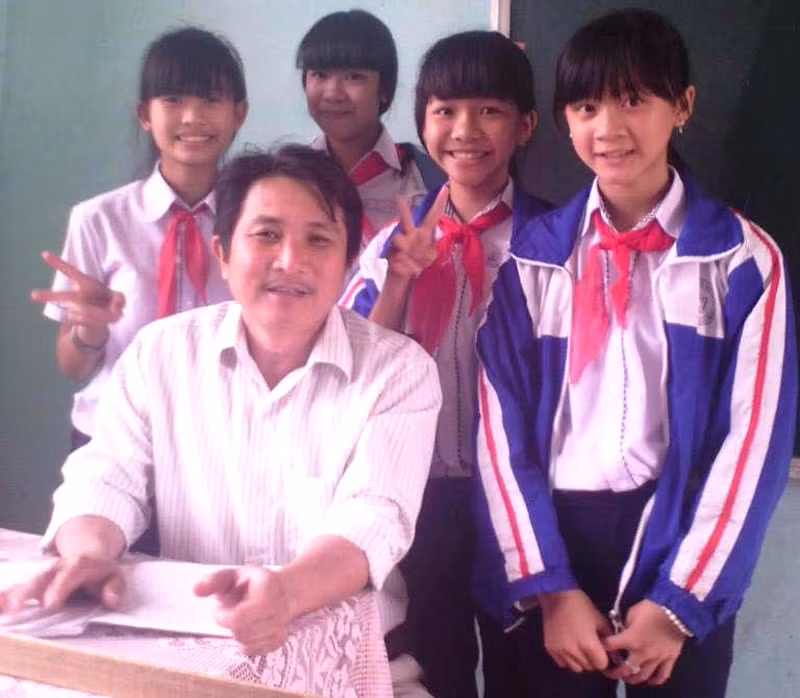 Nhà giáo Bùi Hải Long và học trò