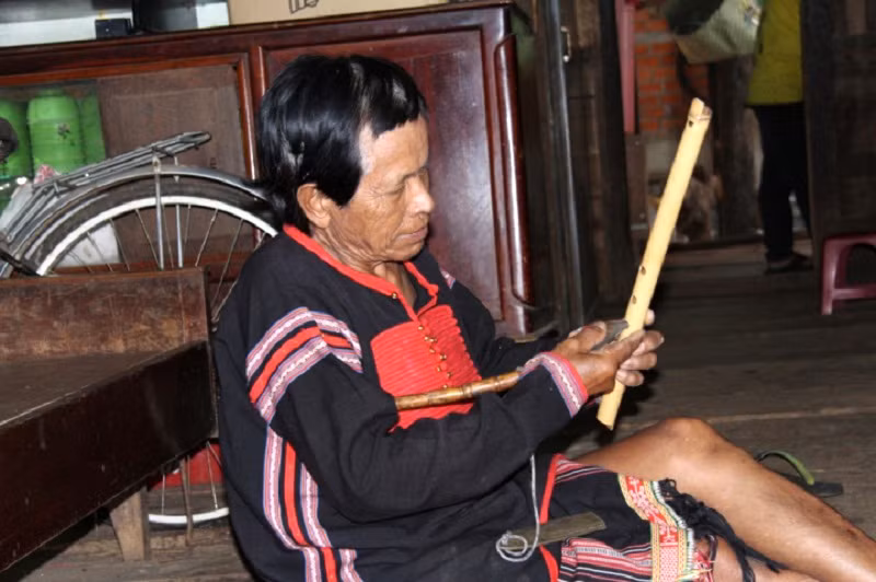 Chế tác nhạc cụ đing năm