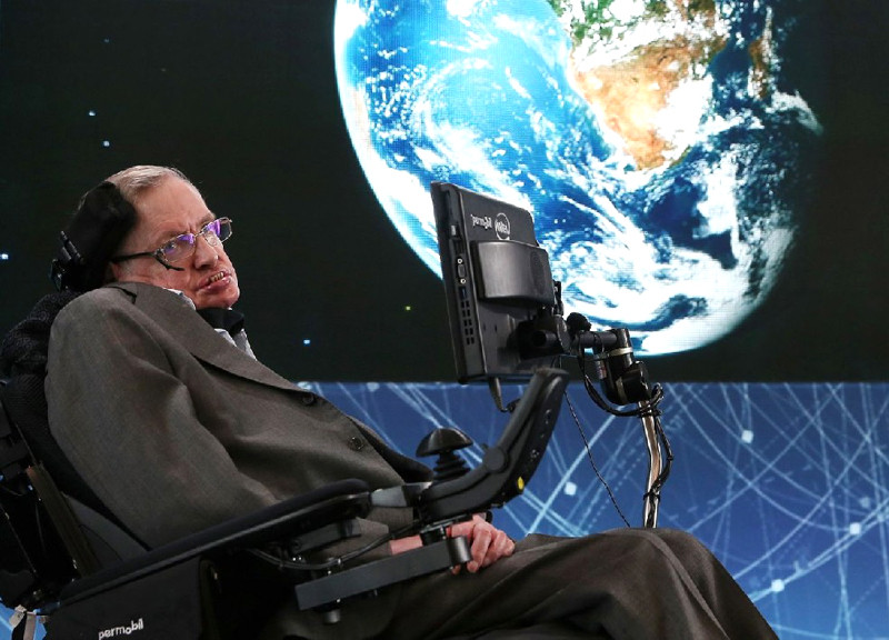 Nhà vật lý thiên văn lỗi lạc Stephen Hawking (1942-2018)