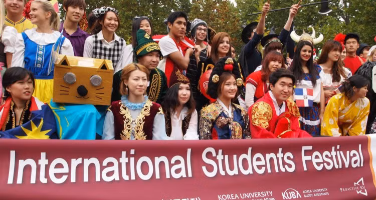 Hàn Quốc: Đãi ngộ đặc biệt với SV nước ngoài gây phản ứng