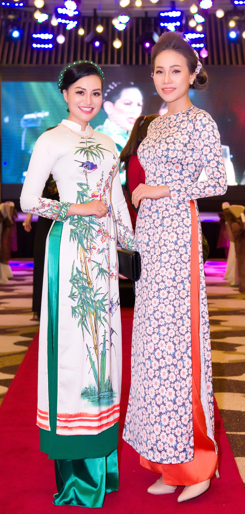 Ngô Anh Thư (phải) & Trần Huyền Nhung cùng tham dự một sự kiện