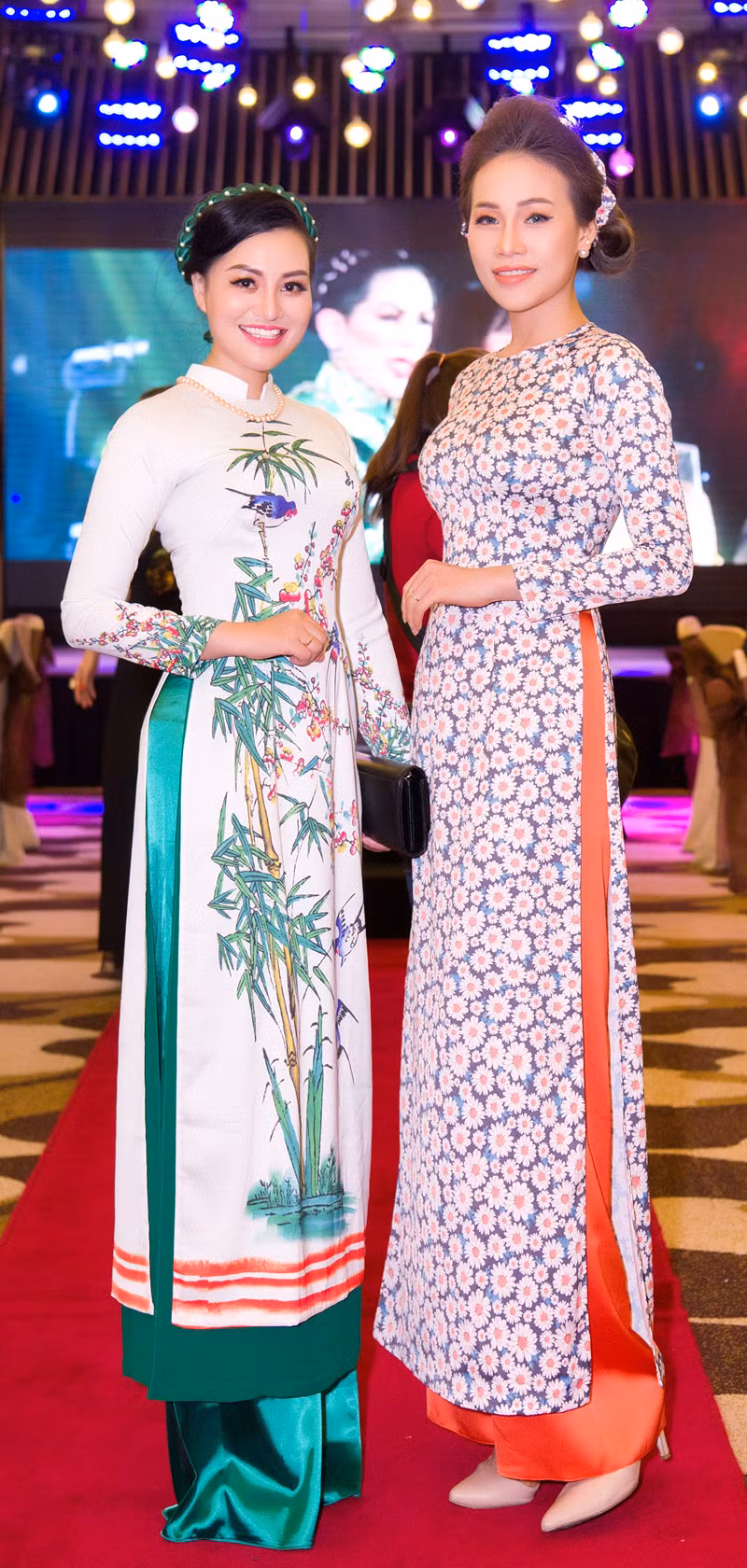 Ngô Anh Thư (phải) & Trần Huyền Nhung cùng tham dự một sự kiện