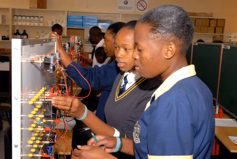 Mô hình trung tâm chất lượng cao của giáo dục châu Phi