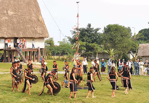 Lễ hội cầu an của dân tộc Bana