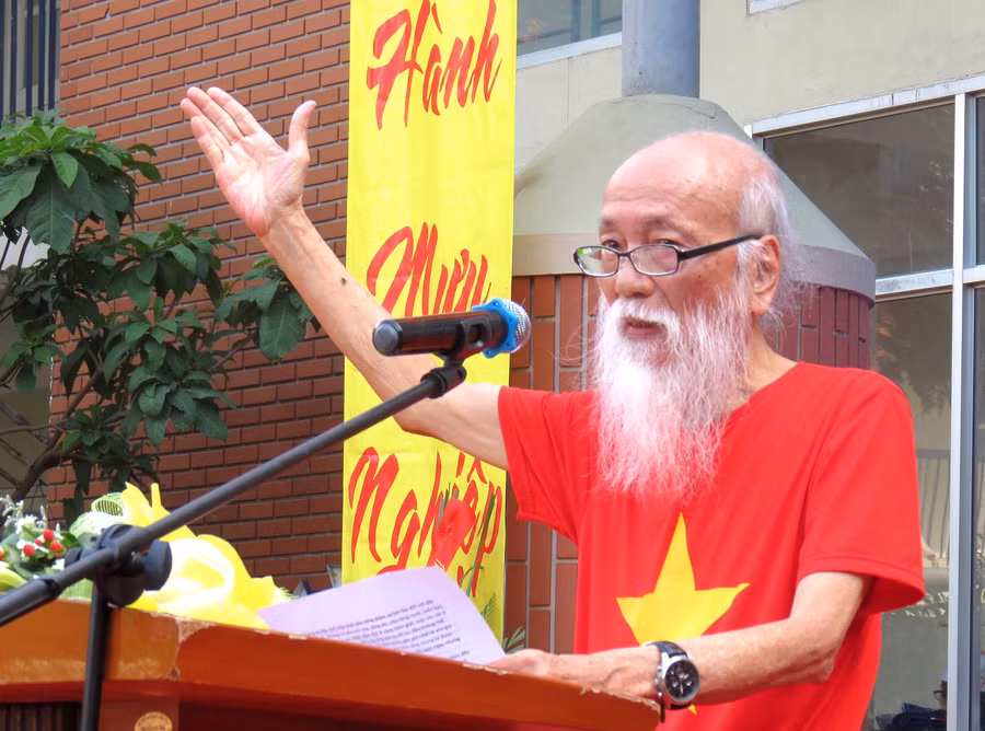 “Cháy” như thầy Văn Như Cương