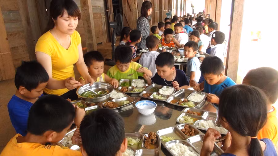 Bữa ăn nội trú