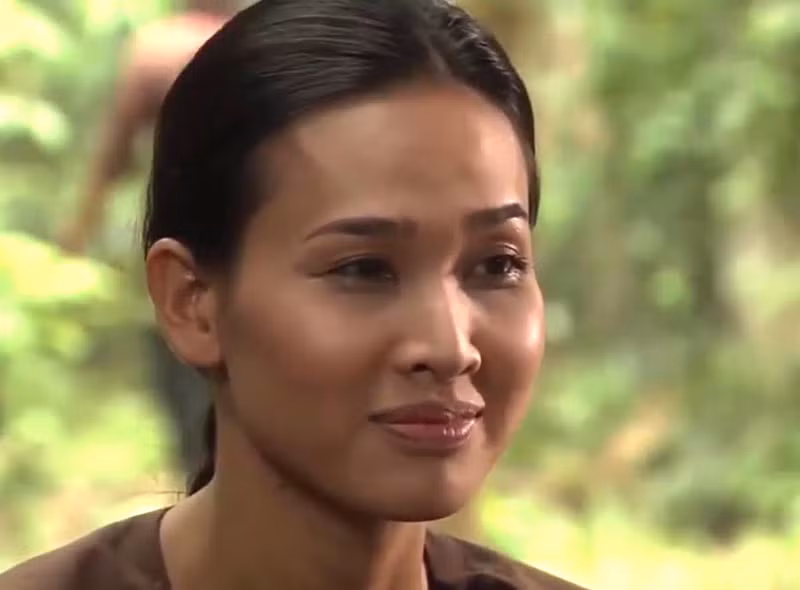 Dương Mỹ Linh vai Bạch Trà trong phim “Mỹ nhân Sài Thành”