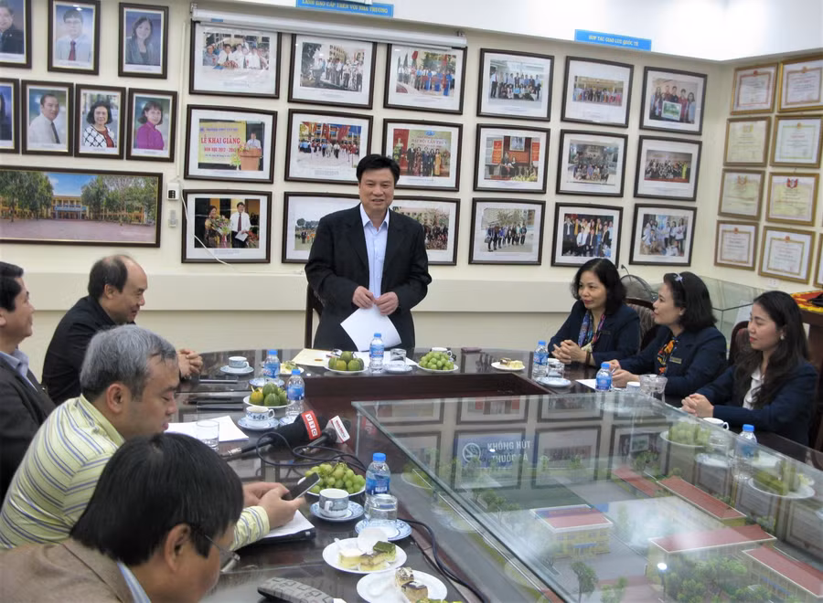 Thứ trưởng Nguyễn Hữu Độ nhấn mạnh, sách giáo khoa mới được đưa vào dạy đại trà phải phù hợp với nhà trường, giáo viên và học sinh.