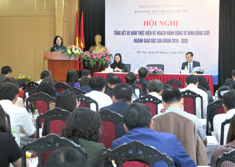 Toàn cảnh hội nghị.