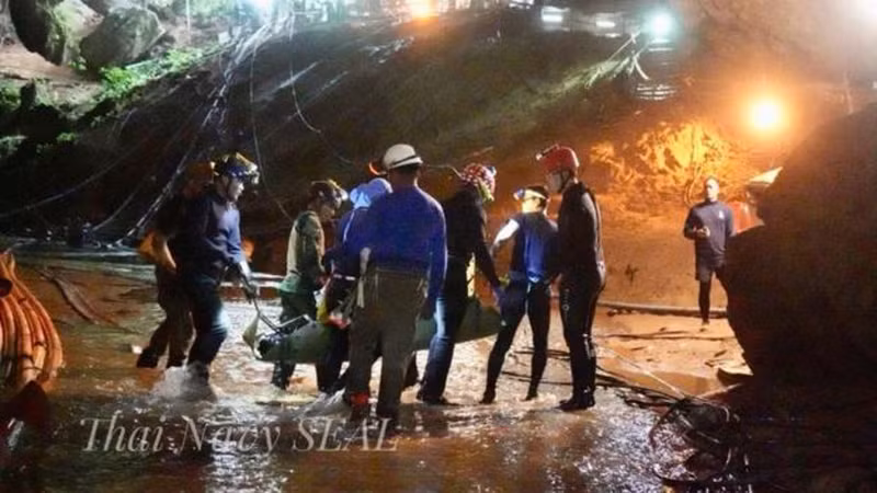 Toán cứu hộ làm việc cật lực Toán cứu hộ làm việc cật lực