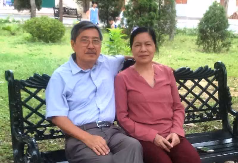 Vợ chồng nhà giáo về hưu Nguyễn Trung Ngọc - Phan Thị Nga