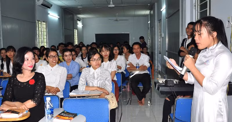 Một buổi giới thiệu sách do học sinh thực hiện