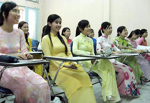 Các giáo sinh sư phạm dự giờ thực tập Các giáo sinh sư phạm dự giờ thực tập