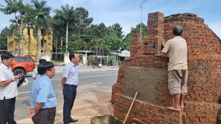 Lò gạch được trưng bày. Lò gạch được trưng bày.