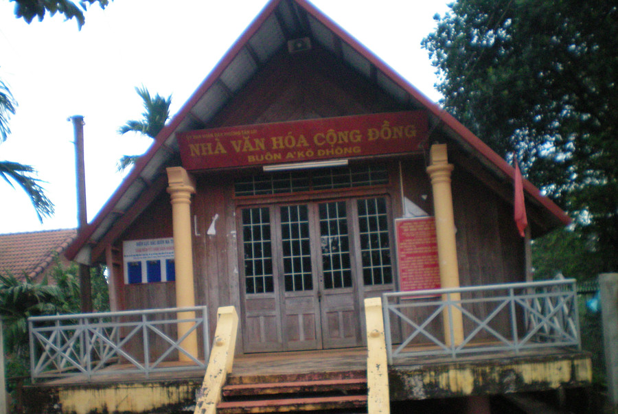 Nhà Văn hóa cộng đồng của buôn