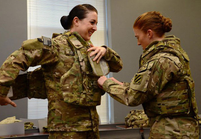 Áo vét chiến thuật bên ngoài được cải tiến (IOTV) của quân đội Mỹ 