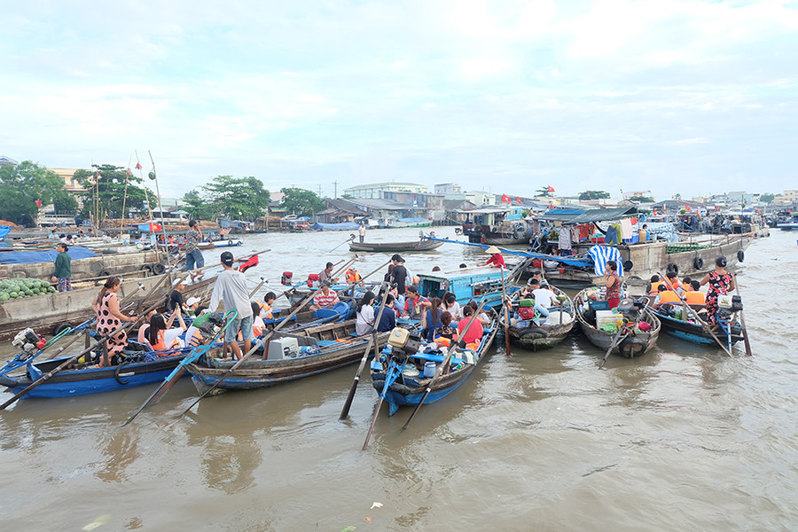 Chợ nổi Cái Răng (Cần Thơ) còn thưa vắng du khách