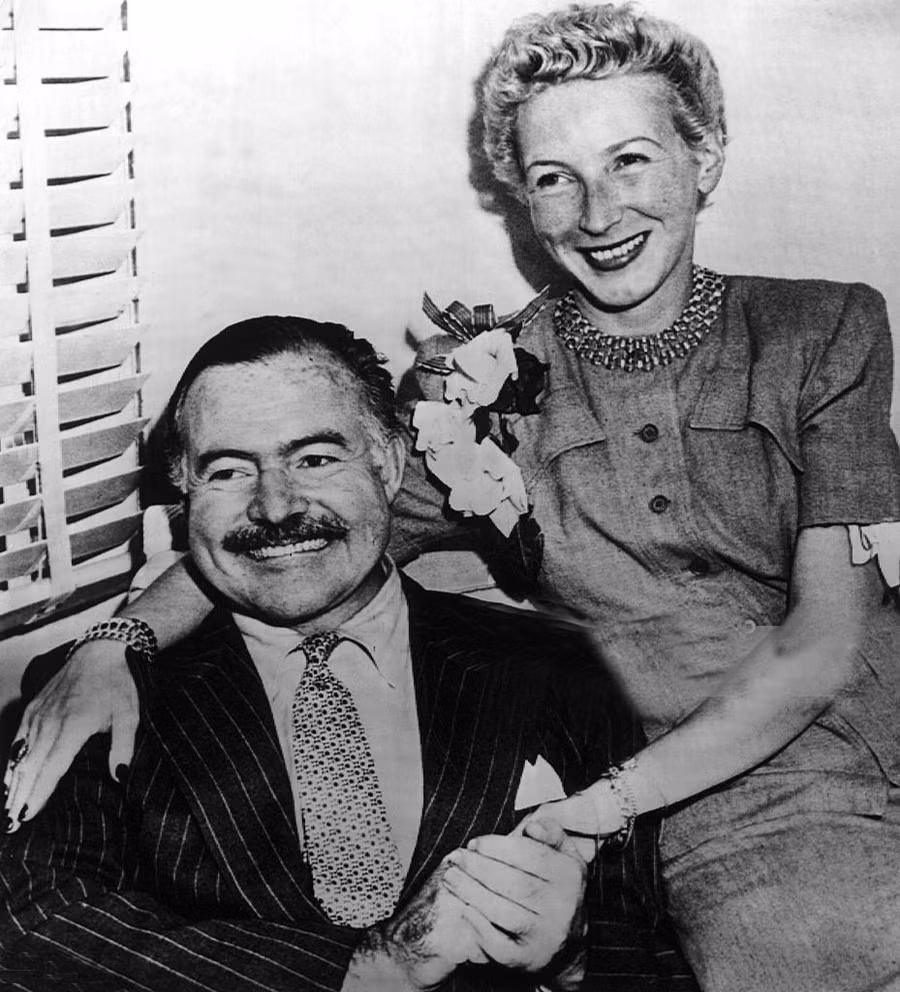 Nhà văn và người vợ thứ tư.