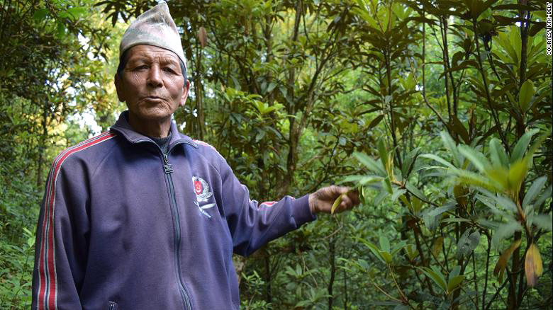 Nông dân địa phương được trường tuyển dụng làm giảng viên. Nông dân địa phương được trường tuyển dụng làm giảng viên.