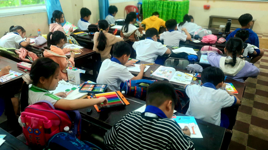 Trước khai giảng, giáo viên tập trung ôn tập củng cố kiến thức cho học sinh. Trước khai giảng, giáo viên tập trung ôn tập củng cố kiến thức cho học sinh.