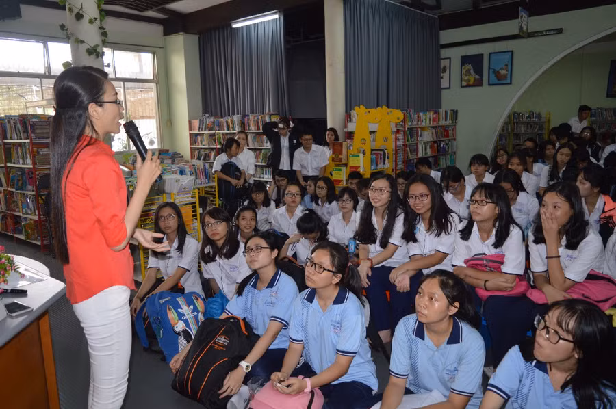 Một tiết học văn theo phương pháp đổi mới tại Trường THPT chuyên Lê Hồng Phong, TPHCM