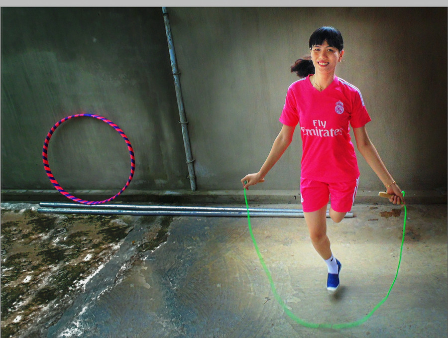 Cô Minh Tâm tích cực tập thể dục rèn luyện sức khỏe Cô Minh Tâm tích cực tập thể dục rèn luyện sức khỏe