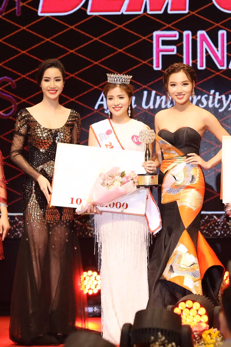 Nguyễn Vân Anh đăng quang tại cuộc thi Hoa hậu doanh nhân Thế giới người Việt 2017