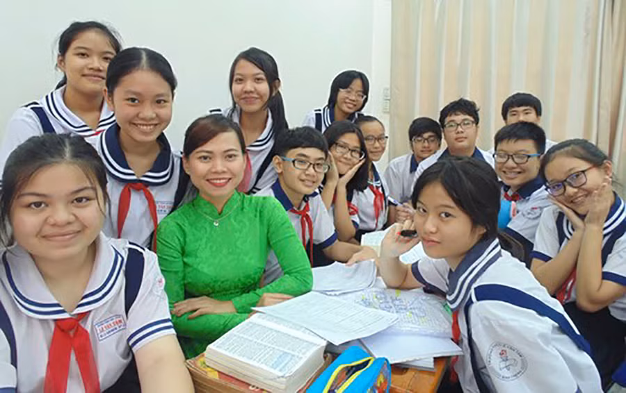 Cô trò Trường THCS Lê Văn Tám, quận Bình Thạnh, TPHCM
