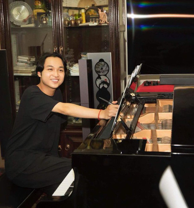 Năm 2017, Đăng Quang sang Canada du học chuyên ngành piano sau khi nhận được học bổng từ một trường âm nhạc của nước này. Nói về dự định tương lai, Đăng Quang từng chia sẻ mong muốn có thể tiếp tục được biểu diễn và giảng dạy piano.