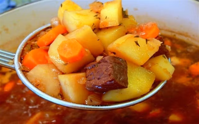 Cà rốt còn giúp trung hòa độ mặn của món ăn.