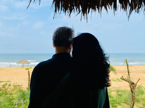 Mới đây khi bước qua tuổi 50, chị chia sẻ về niềm vui mới. "Ngày hôm qua chỉ là cảnh mộng, và ngày mai chỉ là một giấc mơ. ngày hôm nay ta sống tốt sẽ khiến mỗi ngày qua là giấc mơ hạnh phúc, và mỗi ngày mai là giấc mơ hy vọng. Ước mơ giống như những vì sao… ta có thể không bao giờ chạm tay vào được, nhưng nếu đi theo chúng, chúng sẽ dẫn ta đến vận mệnh của mình Cuộc sống kỳ diệu hơn bạn biết... Giữ vững niềm tin", Thanh Lam tâm sự trên trang cá nhân về niềm vui ấy. Chị úp mở chuyện đã có bạn trai.