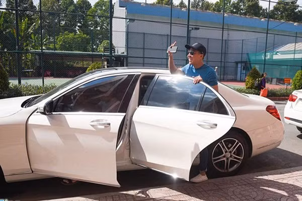 Trấn Thành sở hữu xe sang...