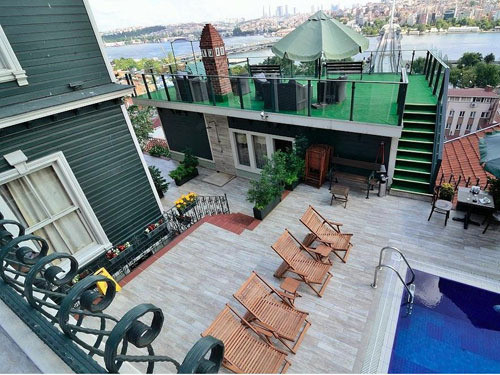 Một góc bể bơi của khách sạn Hayriye Hanim Konagi, Istanbul, Thổ Nhĩ Kỳ khiến nhiều người mơ ước được đến thư giãn một lần. Một góc bể bơi của khách sạn Hayriye Hanim Konagi, Istanbul, Thổ Nhĩ Kỳ khiến nhiều người mơ ước được đến thư giãn một lần.
