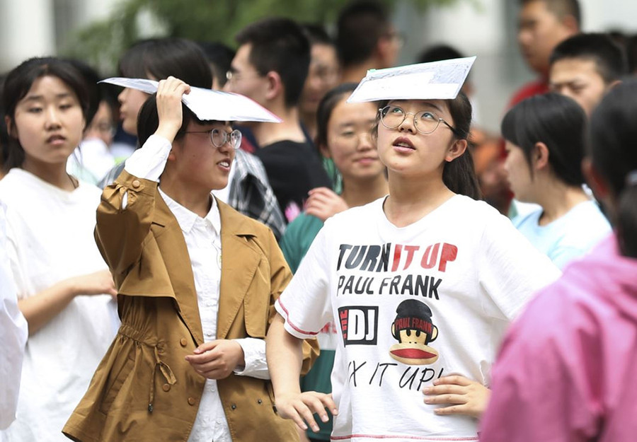 Hoàn thành một ngày thi căng thẳng Hoàn thành một ngày thi căng thẳng