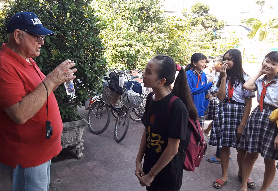 Trao đổi bằng tiếng Anh với khách du lịch nước ngoài Trao đổi bằng tiếng Anh với khách du lịch nước ngoài