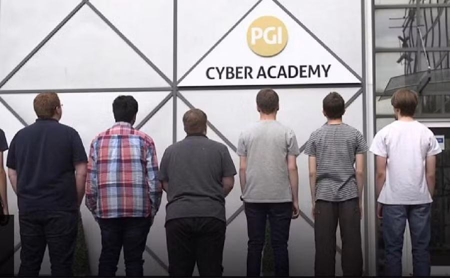 Trại cải tạo các hacker học sinh tại Anh