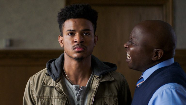 Trevor Jackson (trái) và Steve Harris trong phim Burning Sands Trevor Jackson (trái) và Steve Harris trong phim Burning Sands