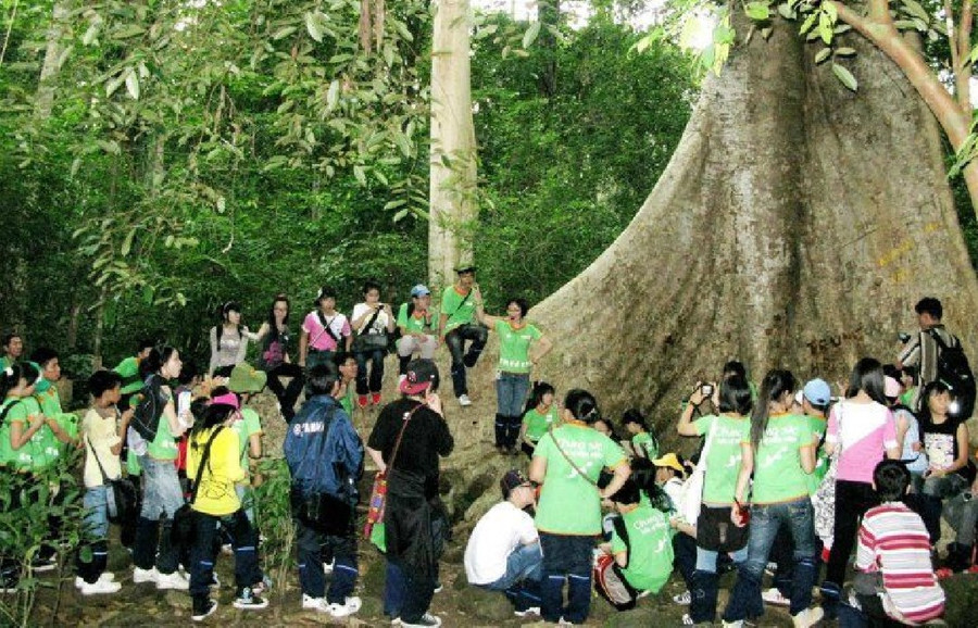 Học sinh tham quan vườn quốc gia Cát Tiên