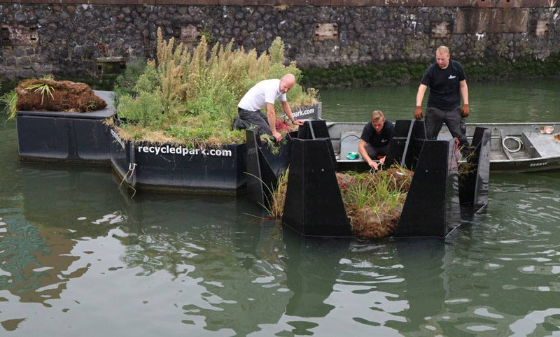 Cây xanh được trồng vào các khối lục giác