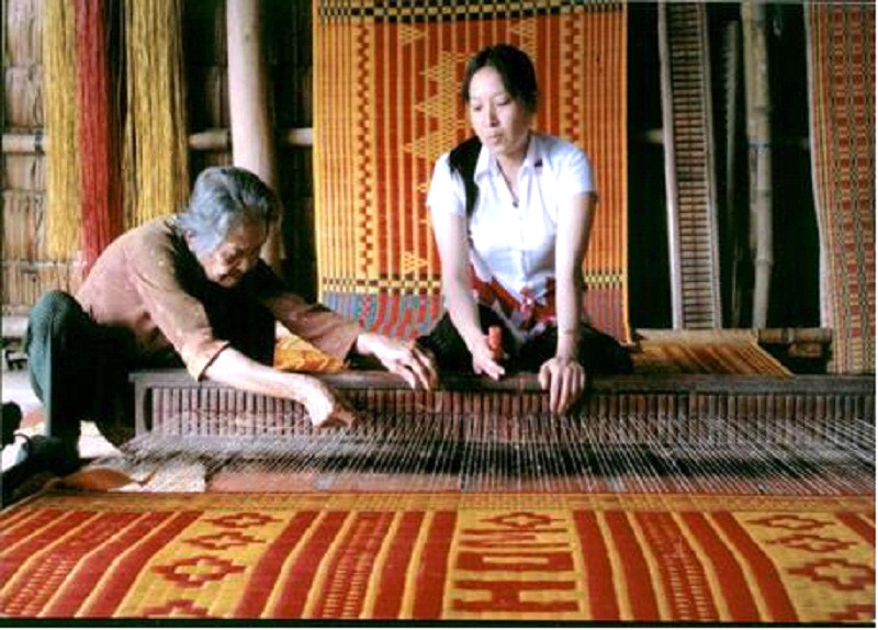 Sản phẩm chiếu Cà Hom - Bến Hạ Sản phẩm chiếu Cà Hom - Bến Hạ