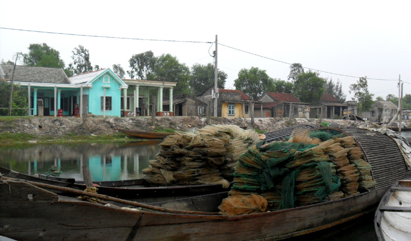 Số lưới đã sửa chữa xong, sẵn sàng cung cấp cho tàu thuyền đánh cá ra khơi