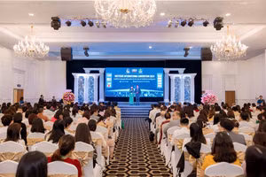 Toàn cảnh hội nghị. (Ảnh: UEH)